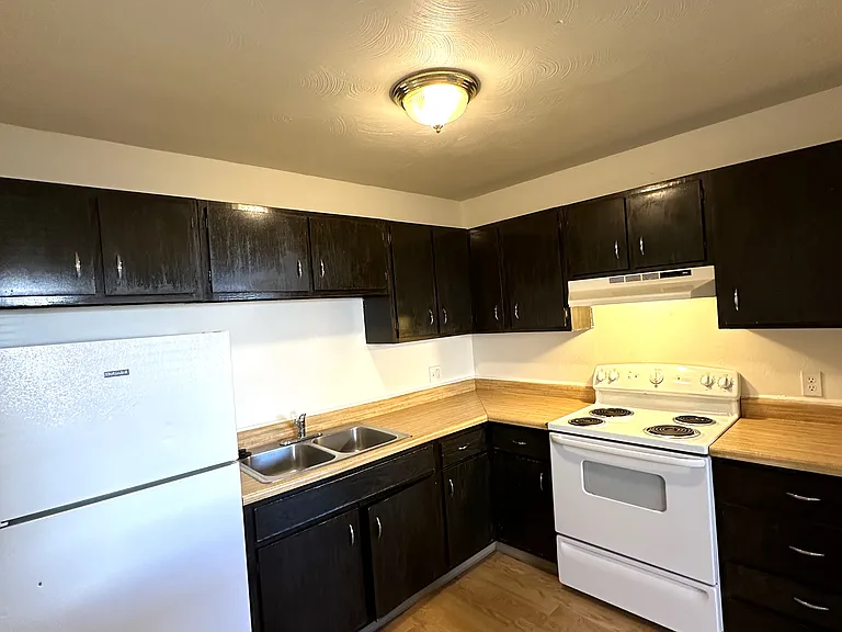 One Bedroom Kitchen