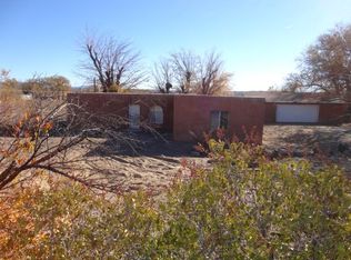 2 Sile Rd, Pena Blanca, NM 87041