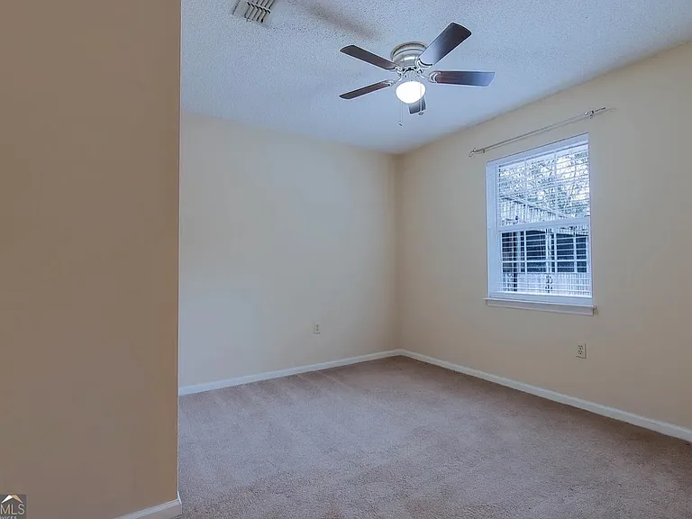 8 Cameron Ct W — Photo 25