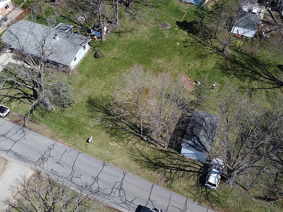 4th image of Lafayette St