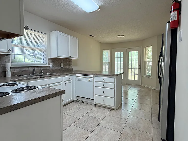 4832 Lighthouse Ct — Photo 14