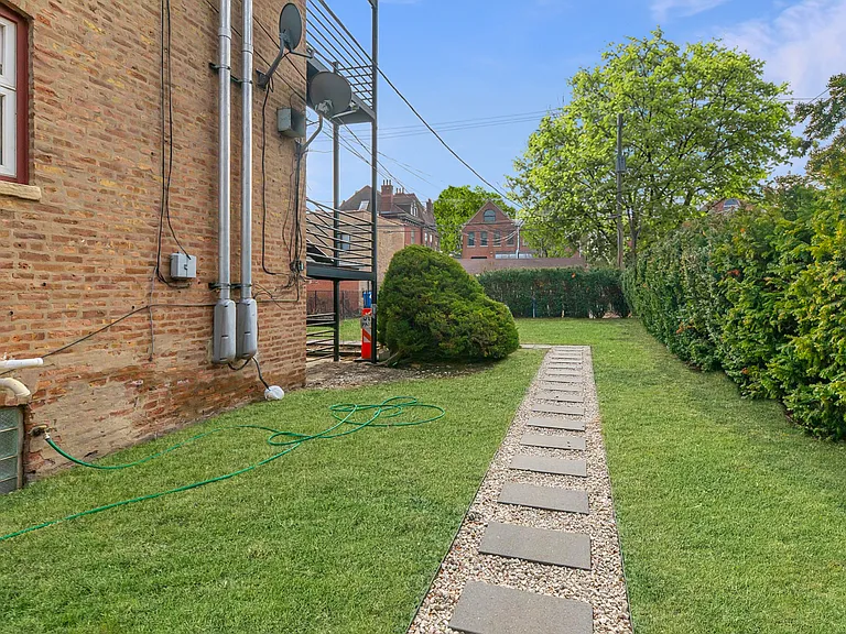 1303 W Flournoy St #2R — Photo 12
