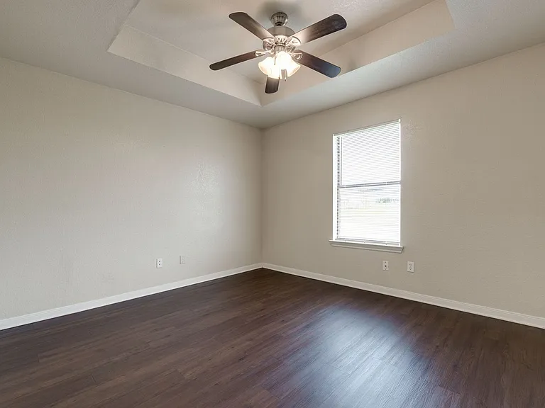 3606 Dustin Ct — Photo 8