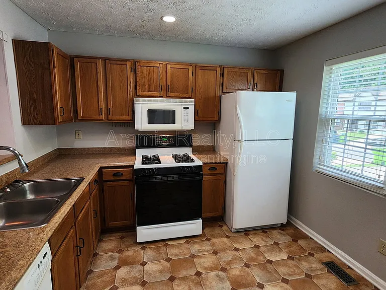 3590 Main Station Dr SW #1 — Photo 4