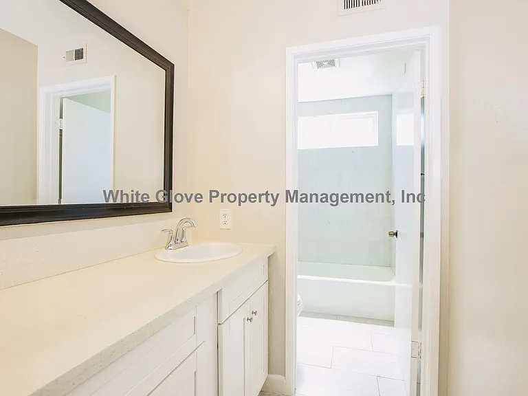 9361 Bevan Ave — Photo 8
