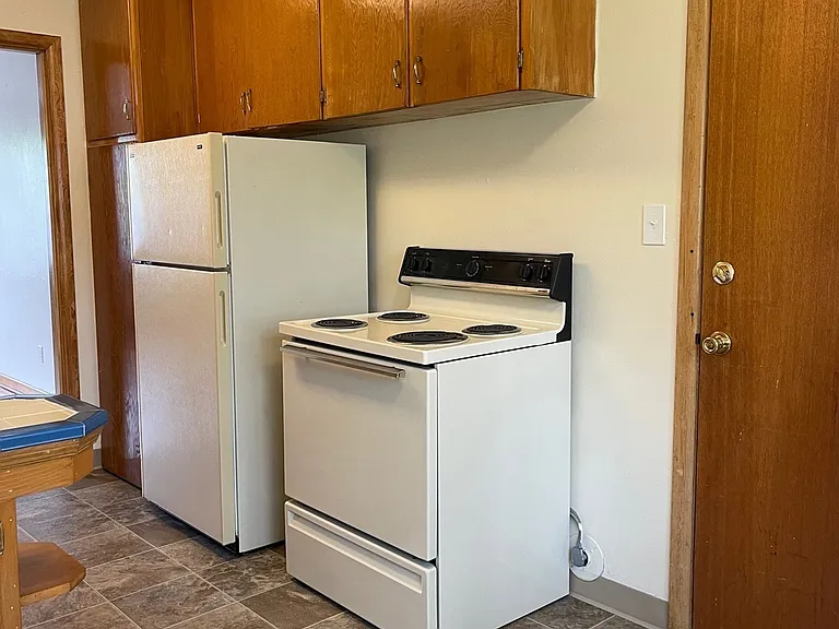 1x1 Kitchen and Back Door