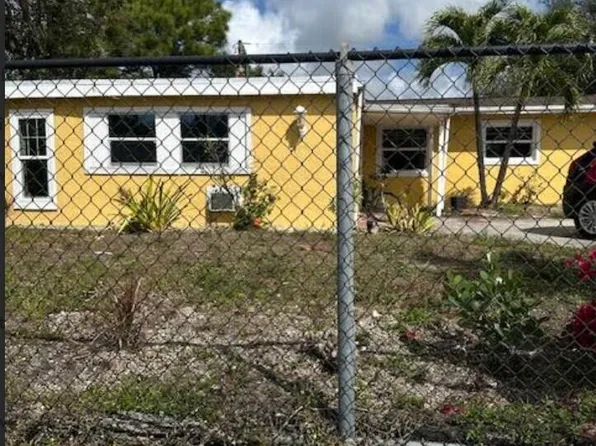 (undisclosed Address), Hollywood, FL 33024