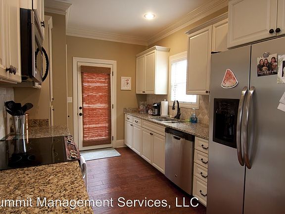 2nd image of 102 Falls Grv