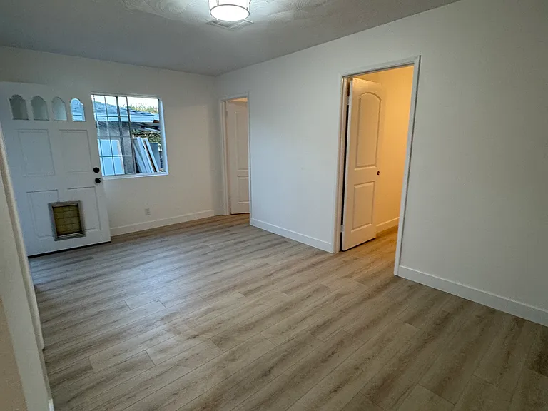 528 N Placentia Ave — Photo 30
