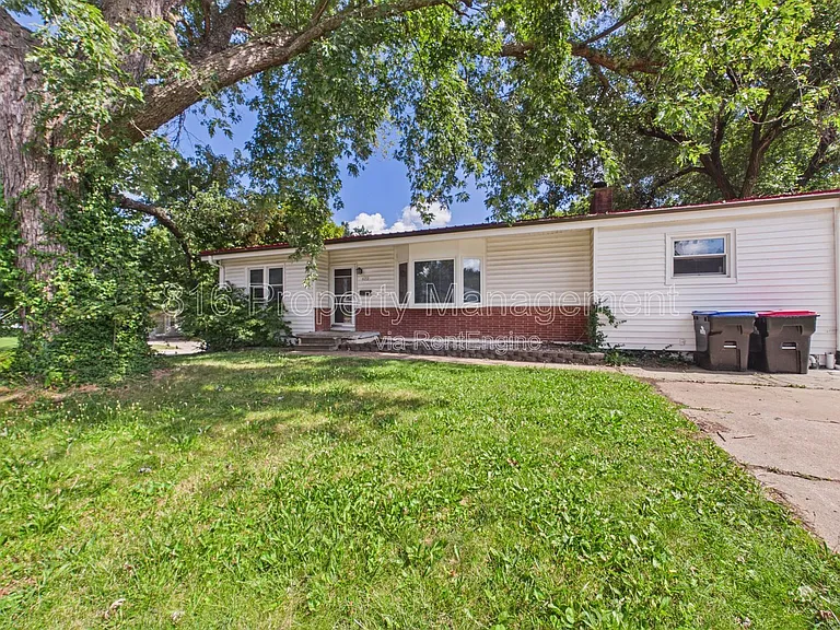 622 Christopher St — Photo 47