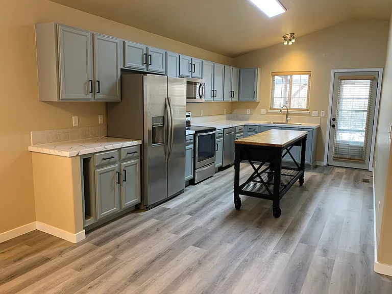 249 Granite Way — Photo 2