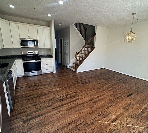 5th image of 842 Lowe Rd #1