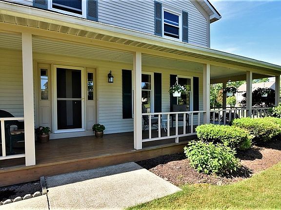 3rd image of 32576 Ashdown Dr