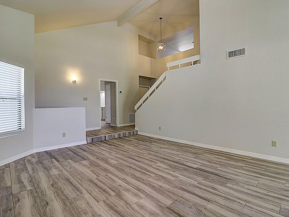 4th image of 7056 W Morrow Dr