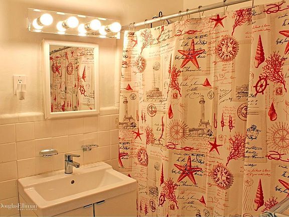 5th image of 415 E 82nd St APT 3A