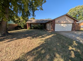 2125 Bois De Arc Cir, Norman, OK 73071