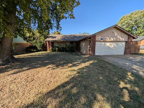 2125 Bois De Arc Cir Photo 1