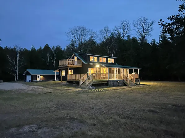 2323 Us Highway 2 W, Saint Ignace, MI 49781