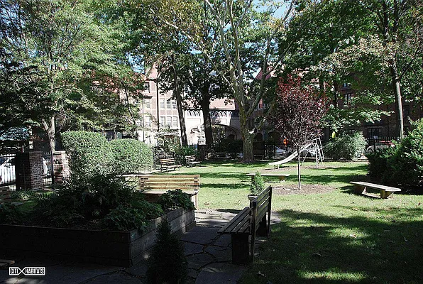 Sold by Citi Habitats | media 7