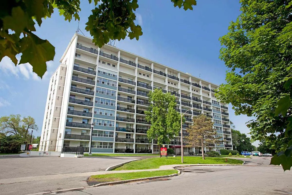 Roanoke Apartments — Photo 1