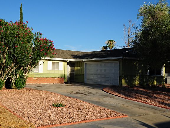 3rd image of 329 Oil Lantern Ln