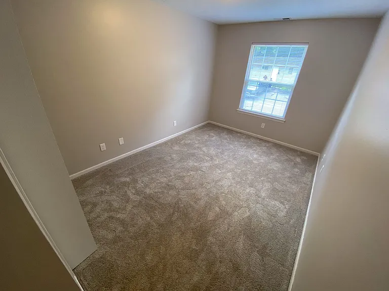 1102 Holloway St — Photo 10