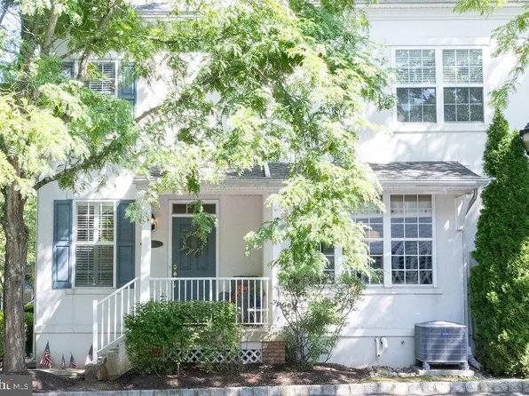 312 Lantern Dr #111, Doylestown, PA 18901