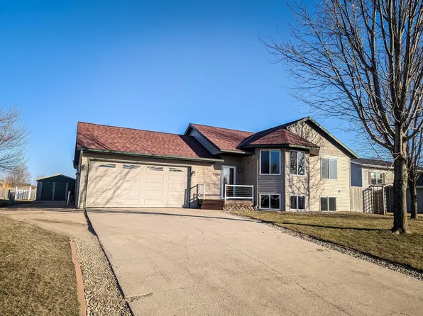 2305 24th St SW, Willmar, MN 56201