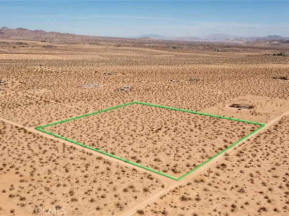 4444 Hilton Lanes End, Landers, CA 92285