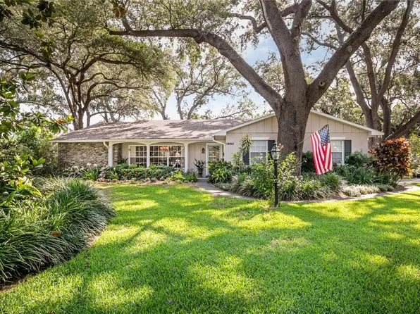 500 Lake Forest Cir, Mount Dora, FL 32757