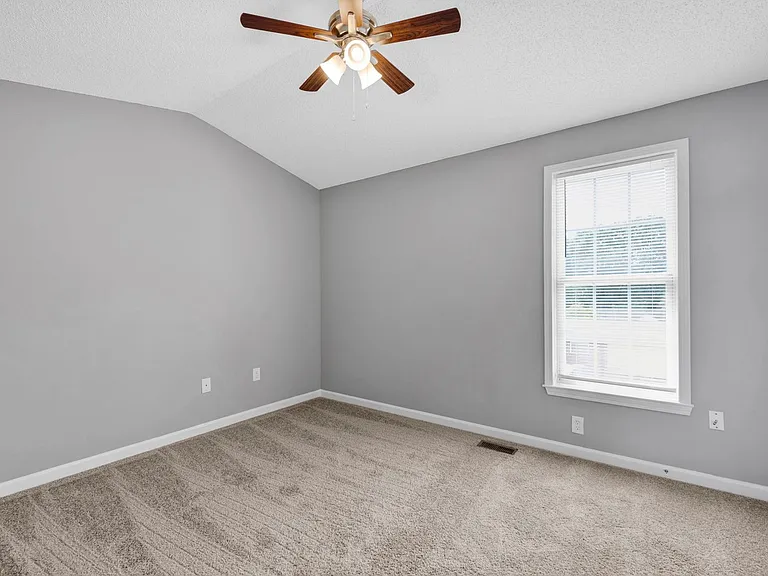 500 Jackson Park Rd — Photo 29