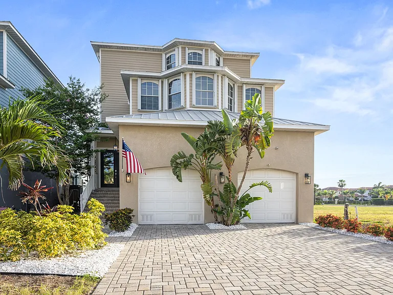1340 Apollo Beach Blvd S — Photo 33