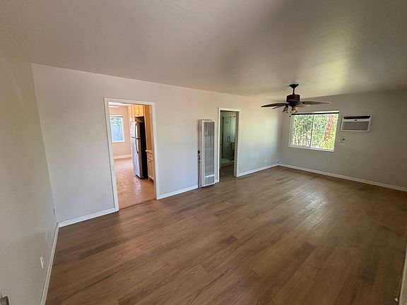 2nd image of 3868 Chestnut Ave #3868