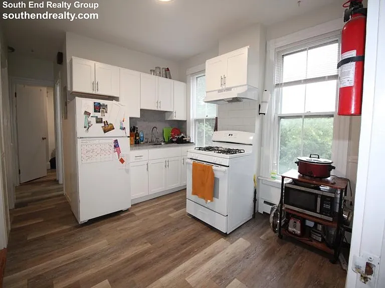 9 Putnam St #3R — Photo 1