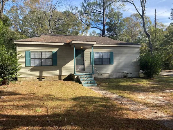 800 Chinook St, Dothan, AL 36303