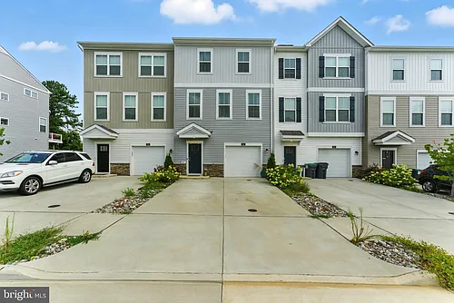 406 Honeyberry Ln Photo 1