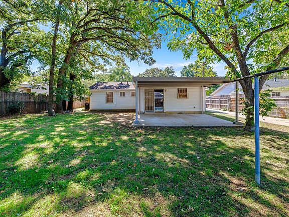 5th image of 2211 Cales Dr