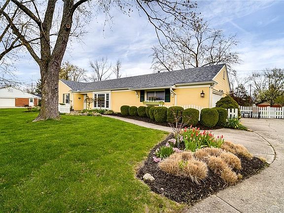 3rd image of 7412 Heatherwood Ct