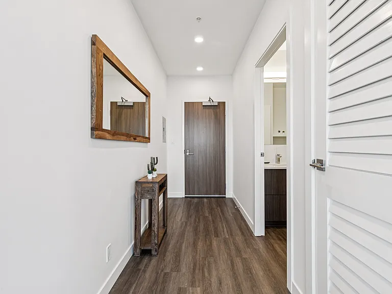 1221 Macleod Trl SE — Photo 18
