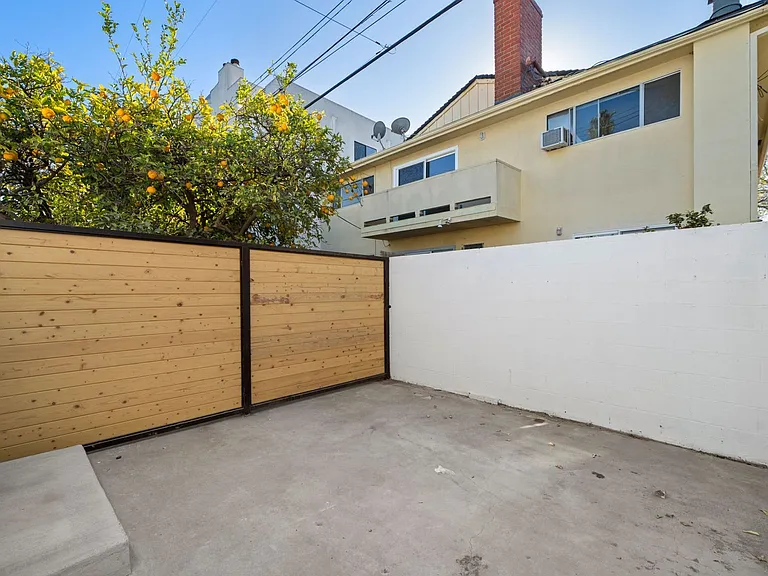 2105 Camden Ave — Photo 10