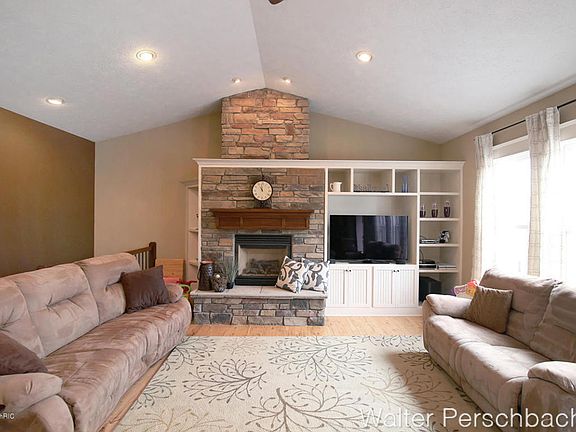 2nd image of 1061 Whitewood Farms Ct NE