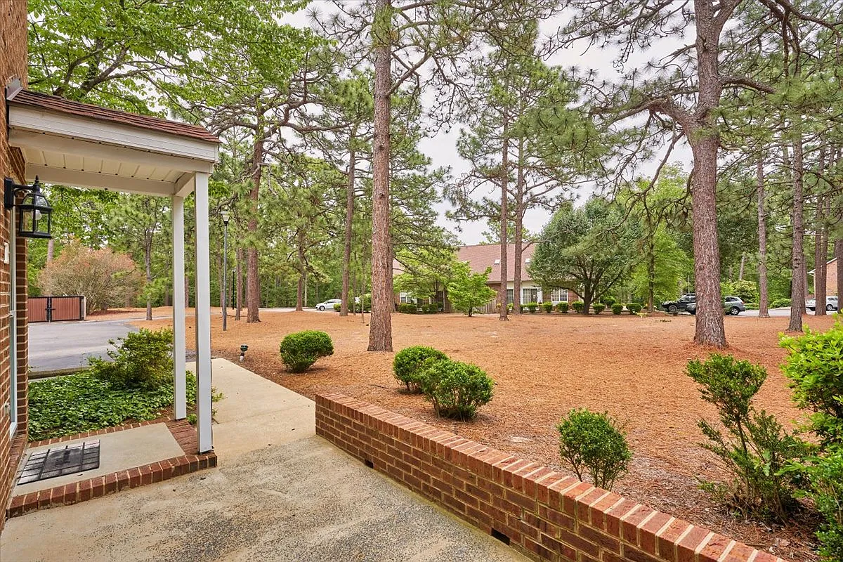 1 bed, 991 sqft, $1,600 — Photo 2