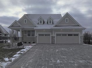 6395 Lakeside Dr, Chaska, MN 55318