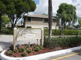 10748 NW 10th St, Pembroke Pines, FL 33026