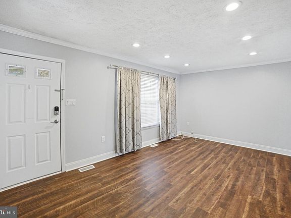 3rd image of 10305 Beaver Knoll Dr