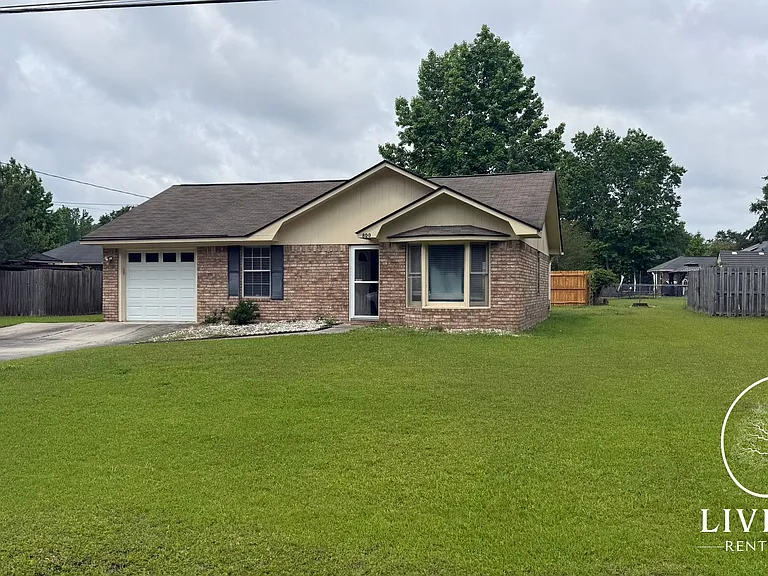 800 Wallace Martin Dr — Photo 3