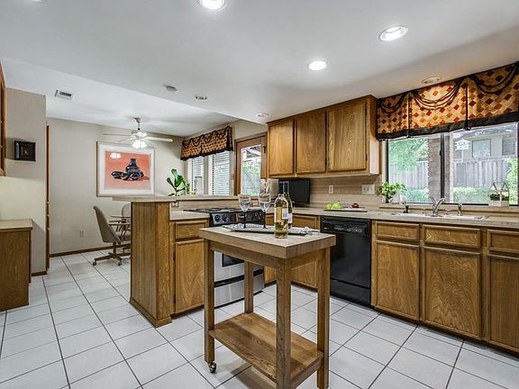 4th image of 9011 Arbor Park Dr