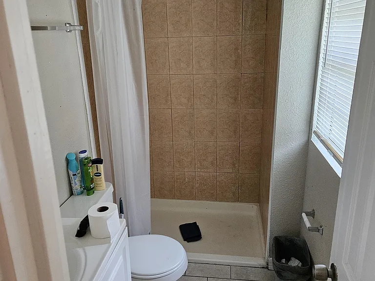 1013 Sunrise Ct — Photo 3
