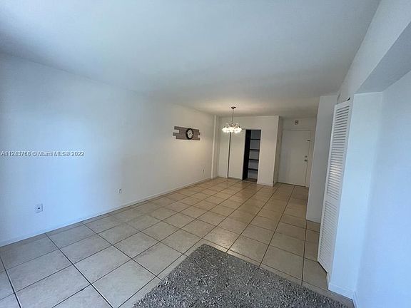 3rd image of 3522 NE 171st St APT 206