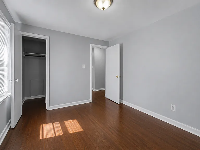 15712 Vaughan St — Photo 18